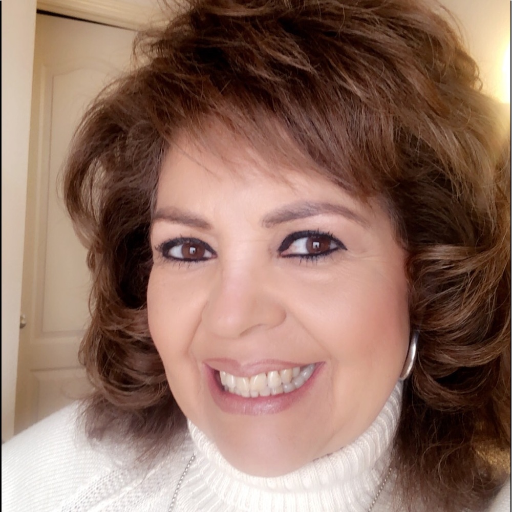 Meet your Posher, Monica